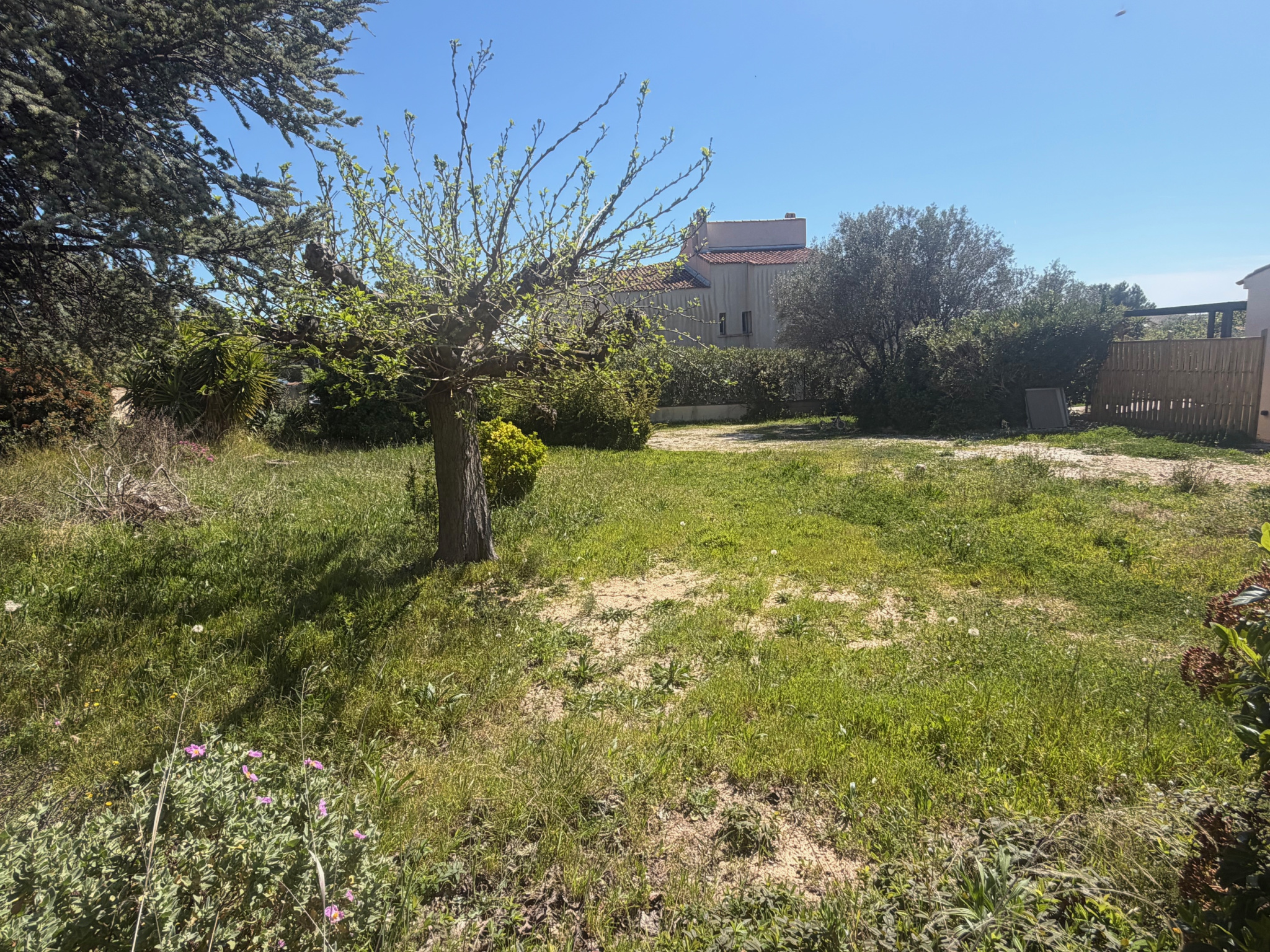terrain à bâtir de 471m2 vieux village · à Vitrolles · 245 000 €